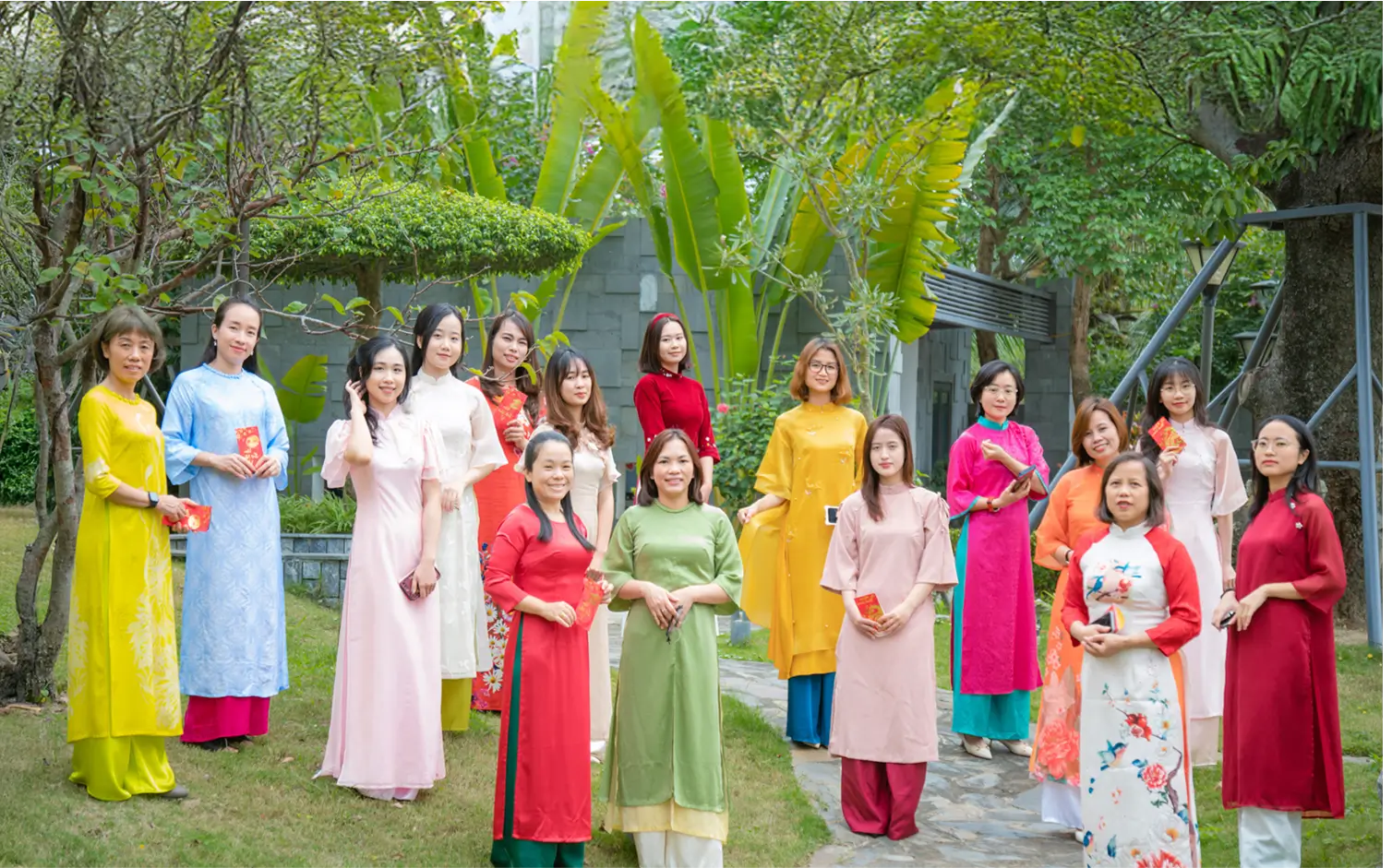 https://anthoic.vn/wp-content/uploads/2025/04/trao-quyen-phu-nu-bg-mobile.webp
